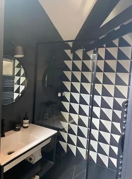 Bed and Breakfast Confort Et Raffinement Au Coeur Du 6Eme Λυών